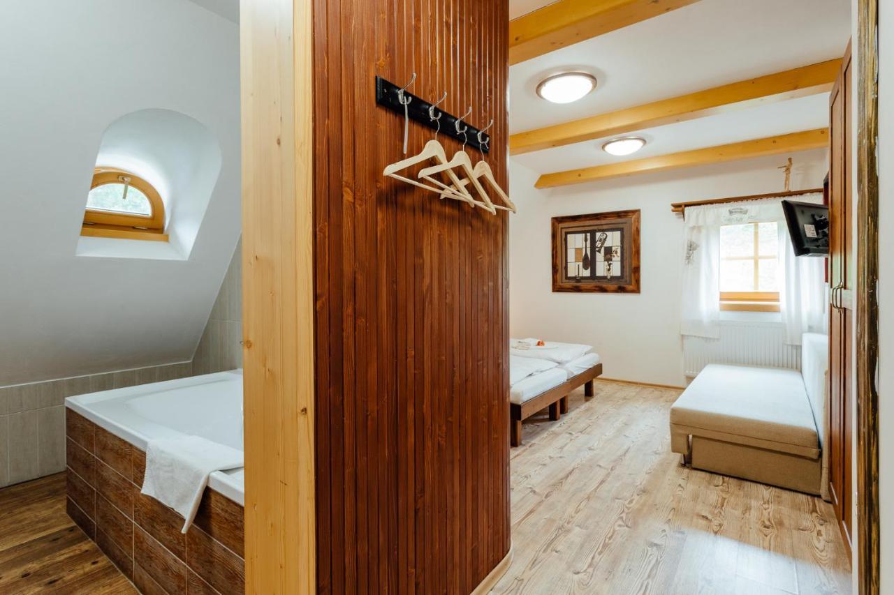 Zázrivá Wellness Rezort Janosikov Dvor מראה חיצוני תמונה